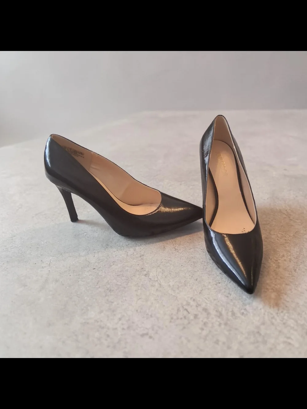 Jenn Ardor Black Pointed Toe Pumps